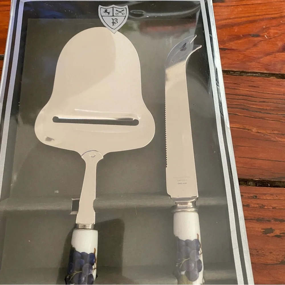 Prill Sheffield England Cheese Set Grape Porcelain Handles- 2 Pieces NWT